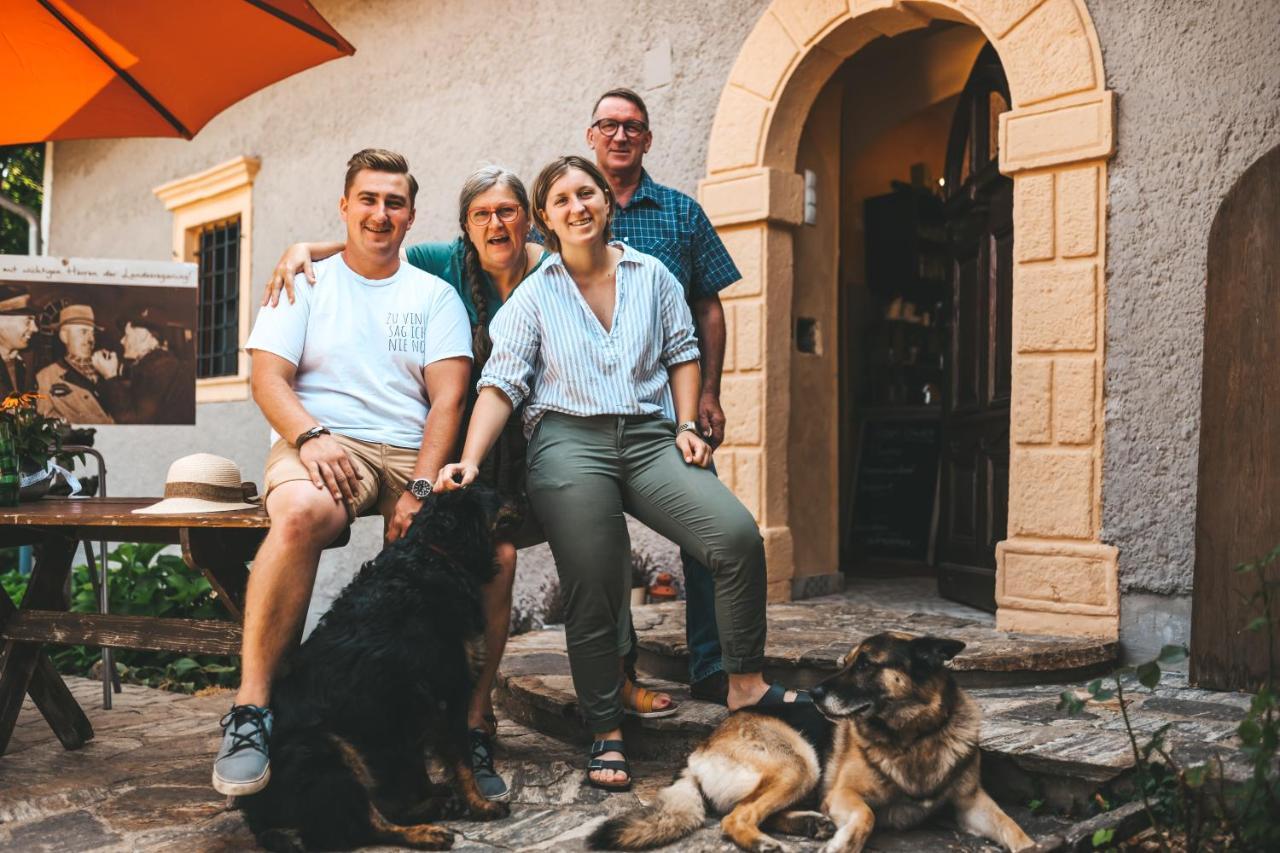 Kultur Weingut Kaestenburg Ratsch an der Weinstraße Exterior foto