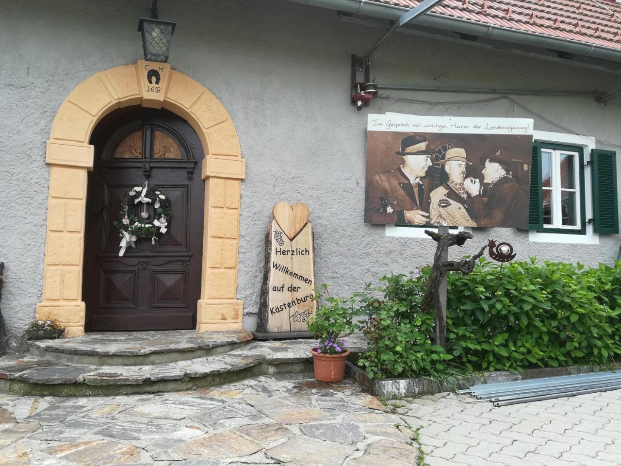 Kultur Weingut Kaestenburg Ratsch an der Weinstraße Exterior foto